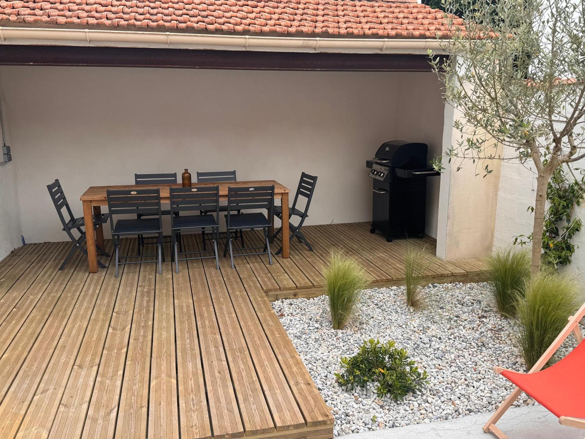 Charlotte, 3 Chambres, Wifi, Terarsse, Centre Holiday home *